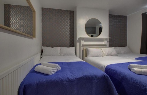 Dudden Hill Casa | Twin Tower Hotel