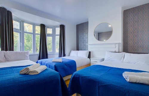 Dudden Hill Casa | Twin Tower Hotel