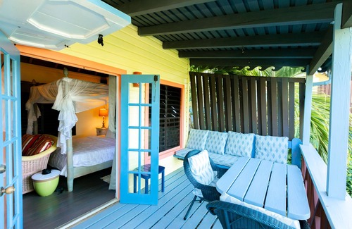 Freemans Bay Cabaña | Twinkle, 1 cama, A / C, TV, Wifi, Sandy Galleon Beach, Vistas, Cocina, Cuarto de baño