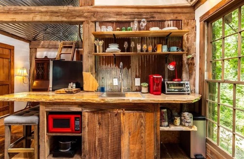 Macon Cabina | Twinkly Secluded Cabin 1BR + Loft + Trails +Grotto