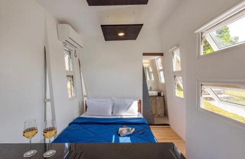Ambavna Otro | Twist, Tiny home on the Cliff
