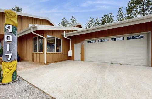 Sturgis Casa | Twisted Rose Cabin