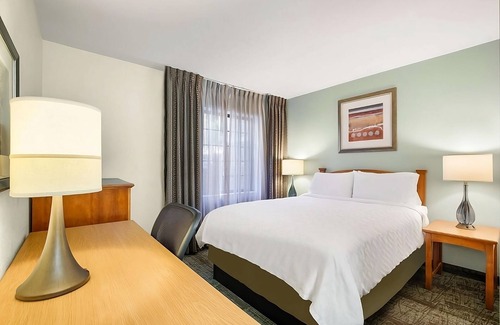 Carmel Mountain Ranch Hotel | Two 2BR Suites w/ Free Breakfast - Near Rancho Bernardo Attractions, Pool!