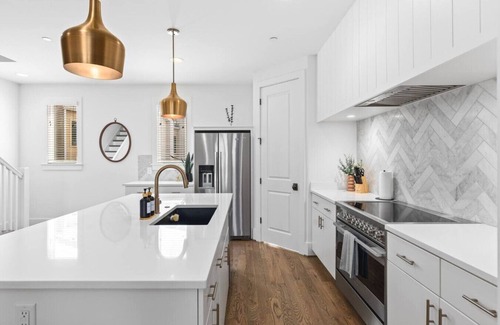 Historic Waverly Casa | TWO Adjacent Homes by 12 South, Belmont -Sleeps 24