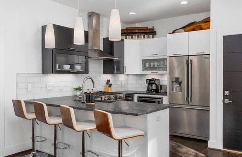 Belmont - Hillsboro Casa | TWO Adjacent Homes in 12 South, Belmont - Sleeps 20 People