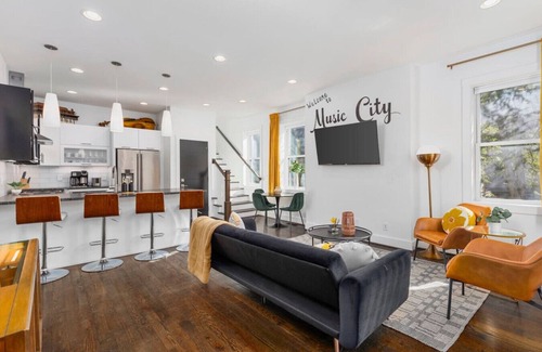 Belmont - Hillsboro Casa | TWO Adjacent Homes in 12 South, Belmont - Sleeps 20 People