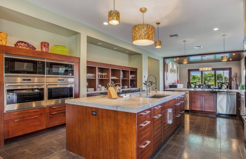 Kamuela Casa | Two Adjoining Luxury Homes in Mauna Lani - 12 bdr, 2 heated pools, 16,000 sqft