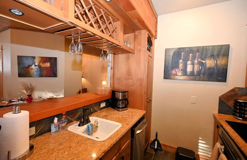Big Sky Chalet De Esquí | Casa Big Sky - Apartamento de dos camas en una gran casa privada en la pista de esquí preparada