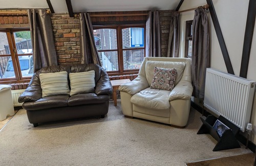 Tring Cabaña | Two Bed Ornate cottage/apartment near centre of Tring