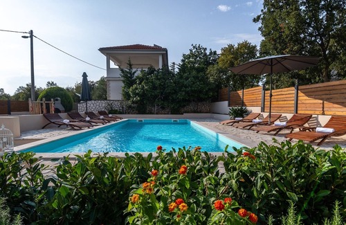 Donji Zagon Apartamento | Two bedroom apartment with terrace Donji Zagon, Novi Vinodolski (A-24555-d)