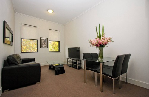 Newcastle West Apartamento | Two Bedroom Apartment