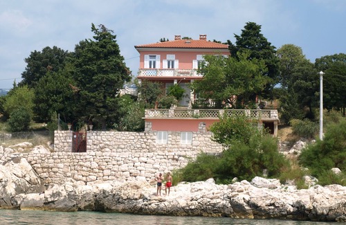 Novi Vinodolski Apartamento | Apartamento para dos personas en la playa Novi Vinodolski (A-12322-a)