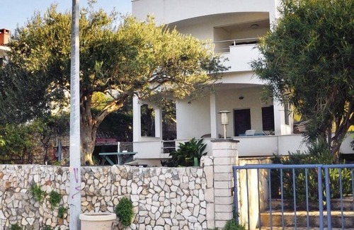 Okrug Gornji Apartamento | Apartamento para dos personas en la playa Okrug Gornji, Ciovo (A-459-a)