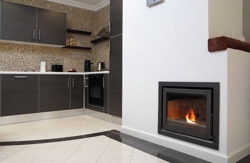 Gare Apartamento | Two-Bedroom Apartment with Balcony