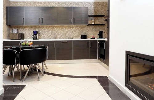 Gare Apartamento | Two-Bedroom Apartment with Balcony