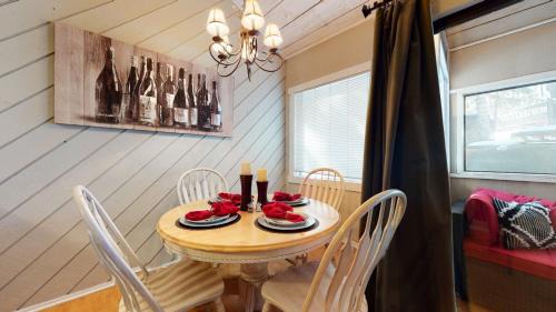 Majestic Pines Apartamento | Two-Bedroom Apartment