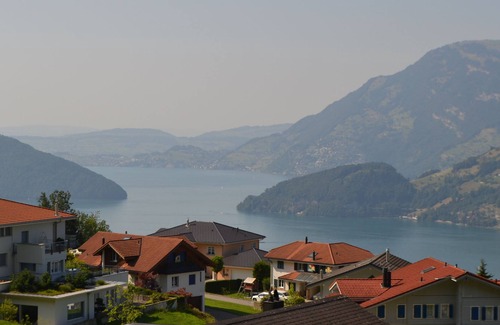 Emmetten Apartamento | Apartamento con magníficas vistas y estufa de leña para un máximo de 5 personas en Emmetten
