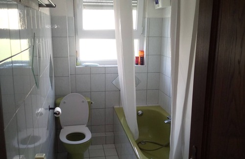 Mulhouse Apartamento | Two-bedroom apartment in a house, for 2 to 4 people, Shaded garden