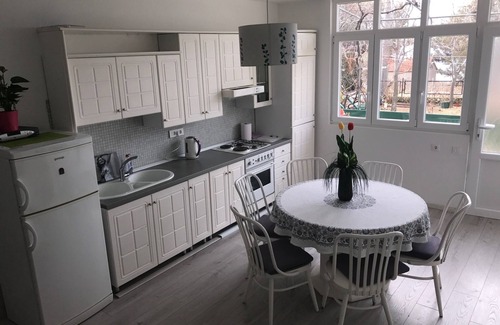 Veliko Brdo Apartamento | Apartamento para dos personas con terraza y vista al mar Makarska (A-6791-b)
