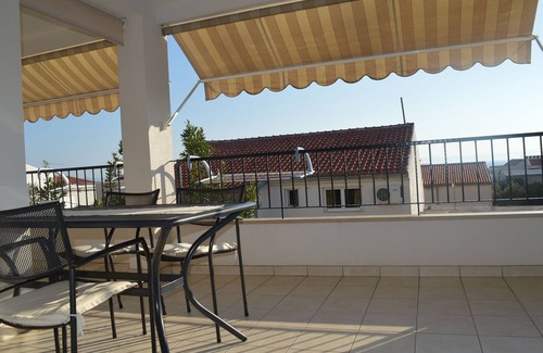 Ratac Apartamento | Apartamento para dos personas con balcón y vista al mar Makarska (A-11361-b)