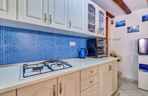 Nerezine Apartamento | Apartamento para dos personas con una terraza Nerezine, Losinj (A-8049-b)