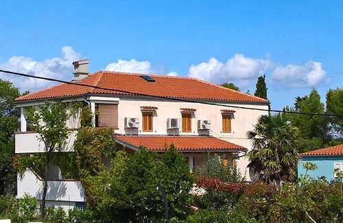 Nerezine Apartamento | Apartamento para dos personas con una terraza Nerezine, Losinj (A-8049-a)