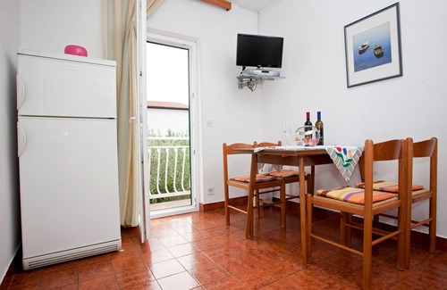 Promajna Apartamento | Apartamento para dos personas con terraza y vista al mar Promajna, Makarska (A-2588-b)