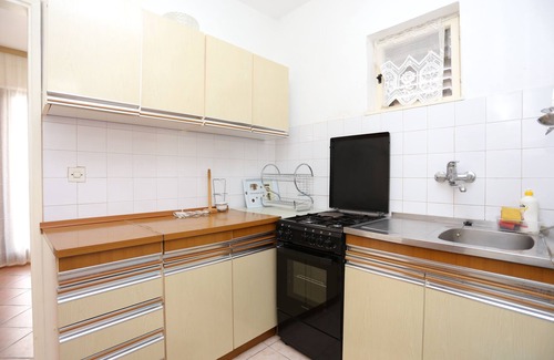 Slatine Apartamento | Apartamento para dos personas con una terraza Slatine, Ciovo (A-16345-b)