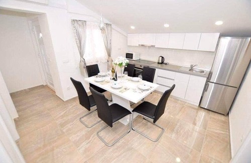 Slatine Apartamento | Apartamento para dos personas con terraza y vista al mar Slatine, Ciovo (A-17234-a)