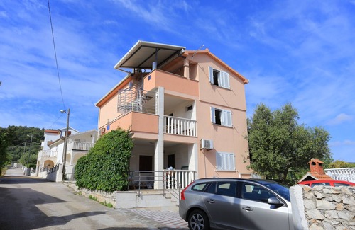 Slatine Apartamento | Apartamento para dos personas con terraza y vista al mar Slatine, Ciovo (A-17234-a)