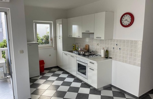 Mirce Apartamento | Two bedroom apartment near beach Mirca, Brač (A-24865-a)