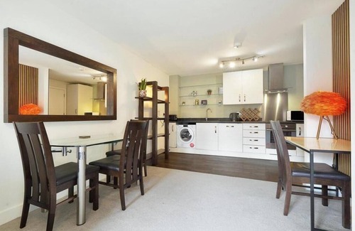 St. Mary's Park Apartamento | Two bedroom apartment in the heart of Battersea