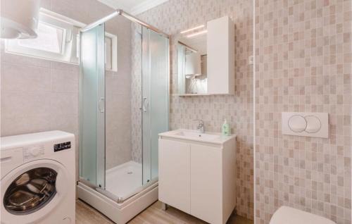 Businci Apartamento | Two-Bedroom Apartment In Okrug Gornji