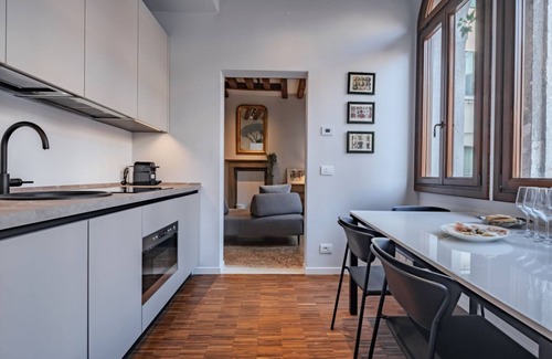 Dorsoduro Apartamento | Two bedroom apartment in an Historic Palace