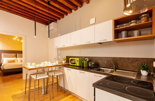 San Polo Apartamento | Two bedroom apartment with ensuite bathrooms in a perfect location.