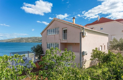 Poljica Apartamento | Apartamento para dos personas en la playa Poljica, Trogir (A-19316-a)