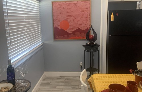 Las Vegas Apartamento | Two Bedroom Apartment close to Arts District and Strip