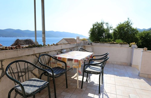 Kuciste Apartamento | Apartamento para dos personas con terraza y vista al mar Kuciste - Perna, Peljesac (A-10143-a)