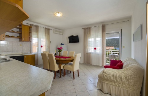 Poljica Apartamento | Apartamento para dos personas con balcón y vista al mar Poljica, Trogir (A-19054-b)
