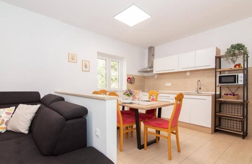 Piran Apartamento | Two Bedroom Apartment Walls of Piran