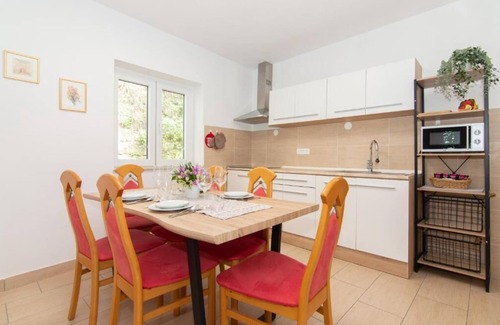 Piran Apartamento | Two Bedroom Apartment Walls of Piran