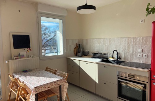 Malakoff Apartamento | Two-bedroom apartment with balcony