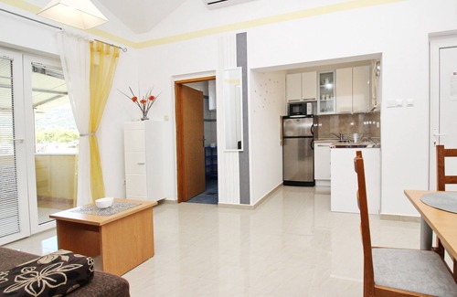 Baska Apartamento | Apartamento para dos personas con terraza y vista al mar Baska, Krk (A-18807-b)