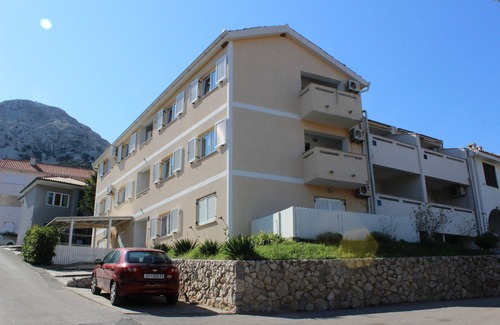 Baska Apartamento | Apartamento para dos personas con balcón y vista al mar Baska, Krk (A-18794-b)