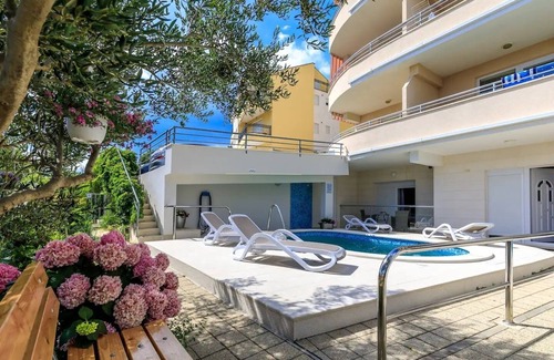 Brela Apartamento | Apartamento para dos personas con terraza y vista al mar Brela, Makarska (A-19998-c)