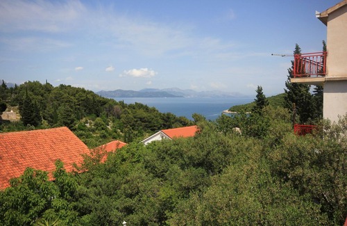 Trpanj Apartamento | Apartamento para dos personas con terraza y vista al mar Trpanj, Peljesac (A-10083-b)