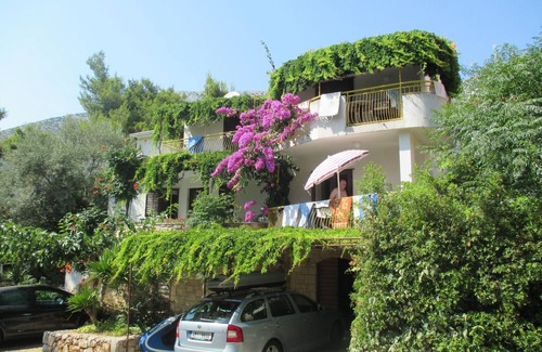 Ivan Dolac Apartamento | Apartamento para dos personas con terraza y vista al mar Ivan Dolac, Hvar (A-4584-a)