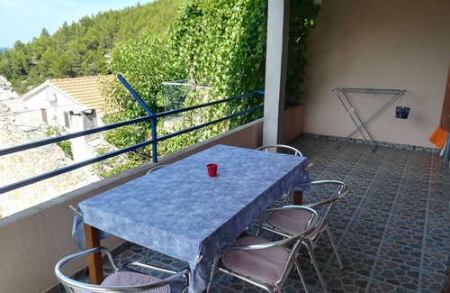 Ivan Dolac Apartamento | Apartamento para dos personas con terraza y vista al mar Ivan Dolac, Hvar (A-8797-b)