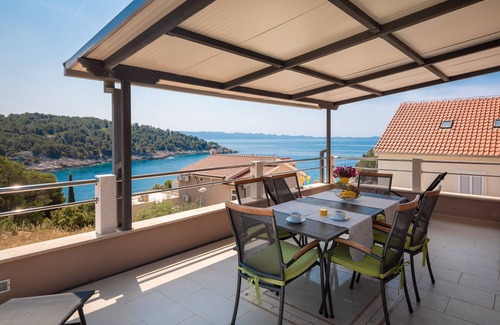 Cove Osibova (Milna) Apartamento | Apartamento para dos personas con terraza y vista al mar Bahía Osibova, Brac (A-12062-b)