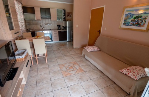 Rab Apartamento | Apartamento para dos personas con una terraza Rab (A-14515-b)